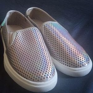 WEST LOOP WOMENS SLIP ON SHOES
